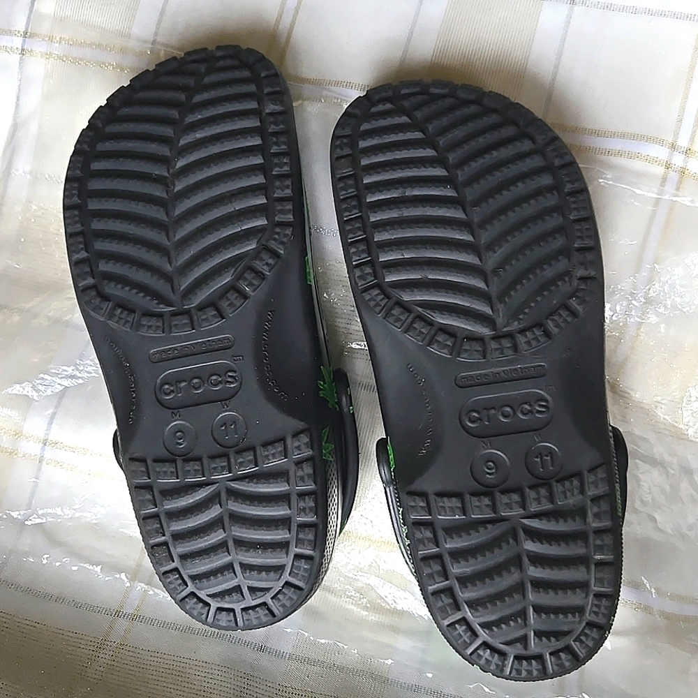 Crocs Classic Hemp Leaf Clog - Picture 6 of 12